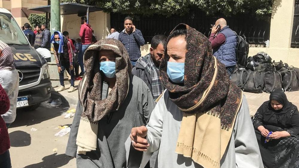 مصر تعد "خطة" من ثلاث مراحل للتعايش مع جائحة فيروس كورونا