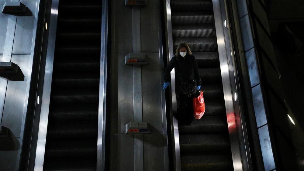 بريطانيا تسجل تراجعًا مستمرًا لعدد الوفيات اليومية بفيروس كورونا