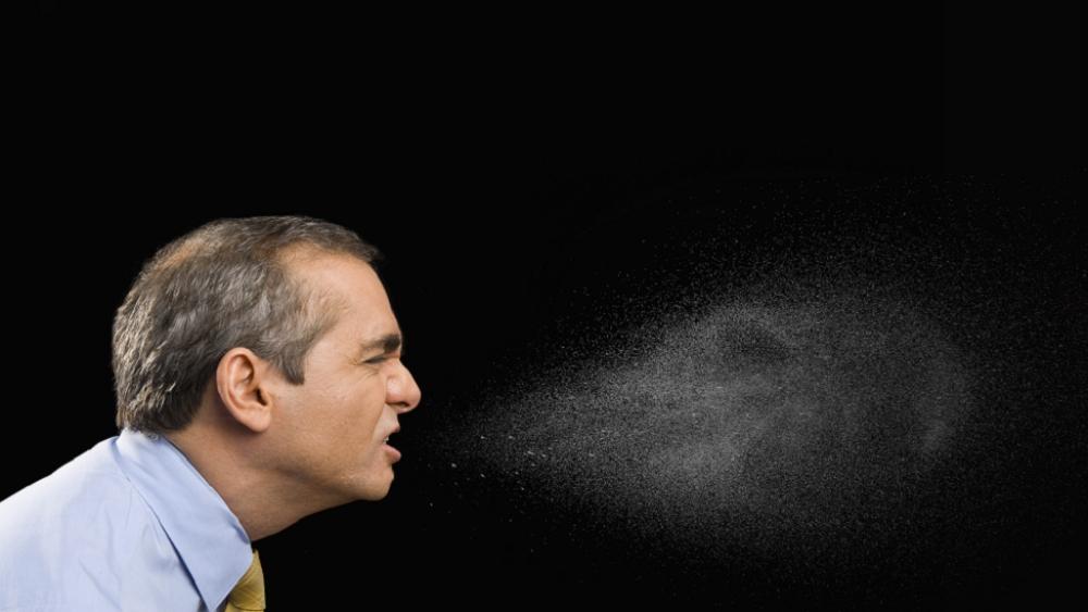 دراسة أمريكية: “الصراخ والتحدث بصوتٍ عالٍ يُعزز إمكانية انتقال فيروس كورونا”