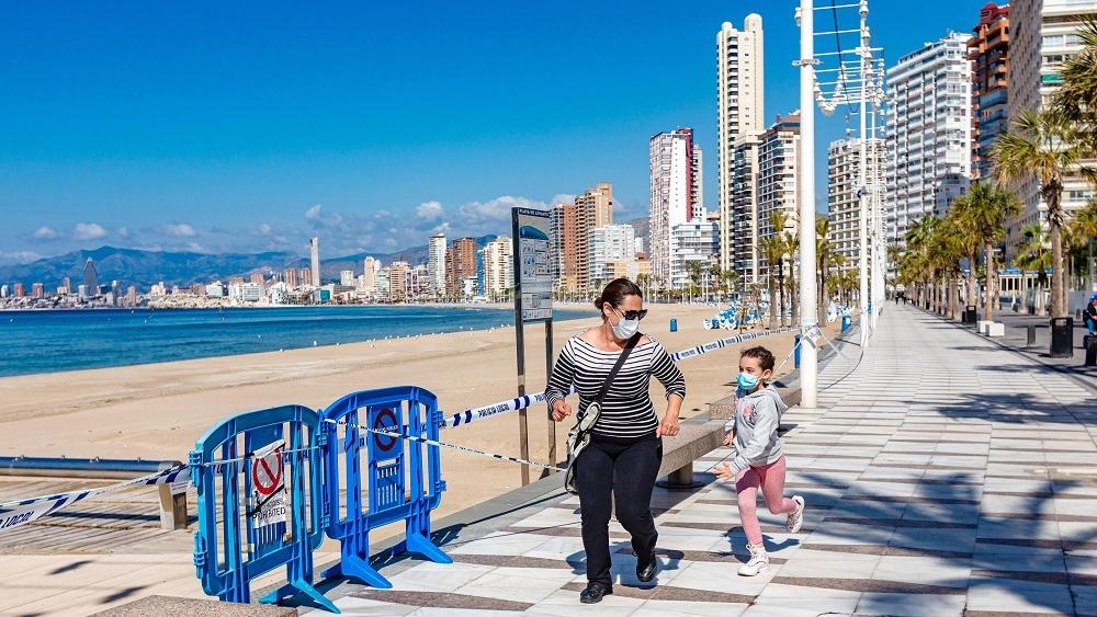 واشنطن بوست | خبراء: الصيف يحد من انتشار فيروس كورونا لكن لا يقضي عليه