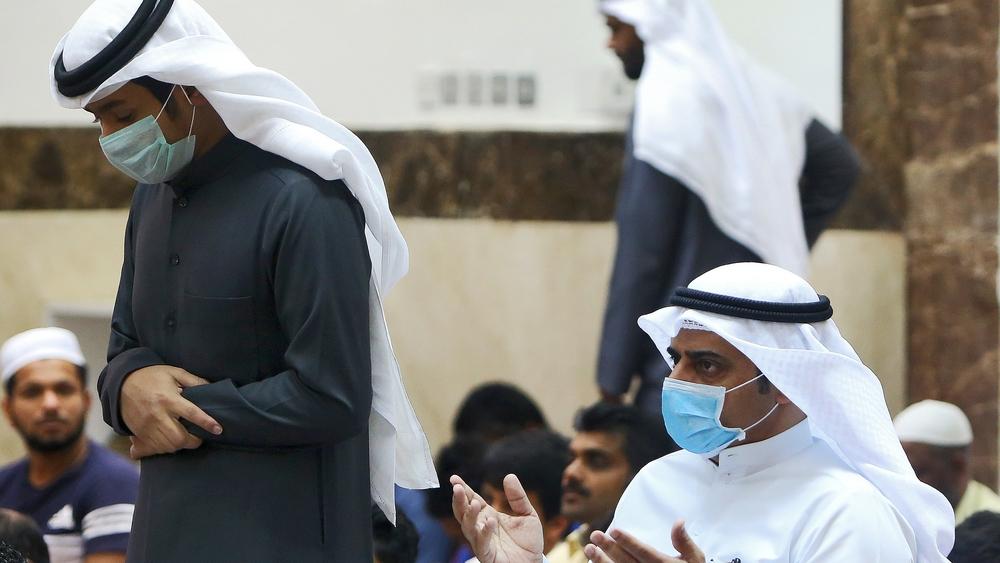 قطر تفرض ارتداء الكمامة وتُعلن عقوبات تصل لـ"53 ألف دولار" والسجن لثلاث سنوات للمخالفين