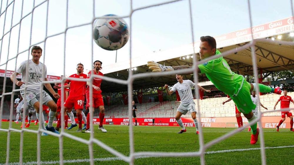 وزير الداخلية الألماني يشيد بعودة البوندسليغا: "كرة القدم في ألمانيا تنتمي إلى الثقافة وتدعم العمل الجماعي في بلادنا"