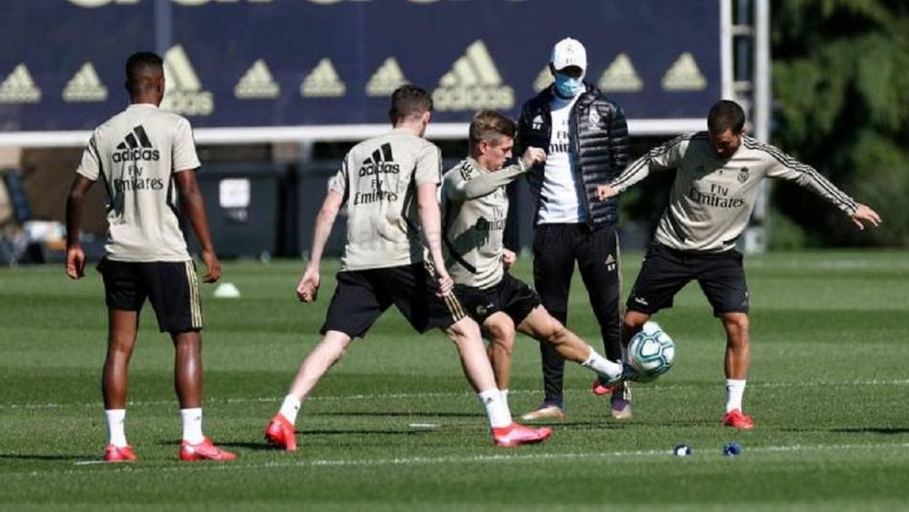 زيدان: "اللاعبون يريدون إنهاء الموسم بقوة للحصول على لقب معين"