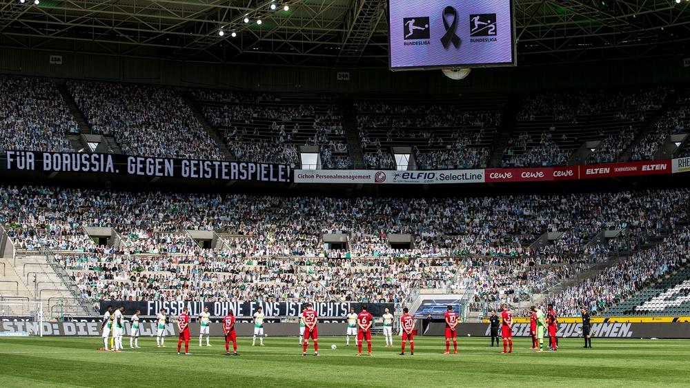 بالصور | في خطوة "فريدة من نوعها".. غلادباخ يخوض مباراته أمام "صور" 13 ألف مشجع!