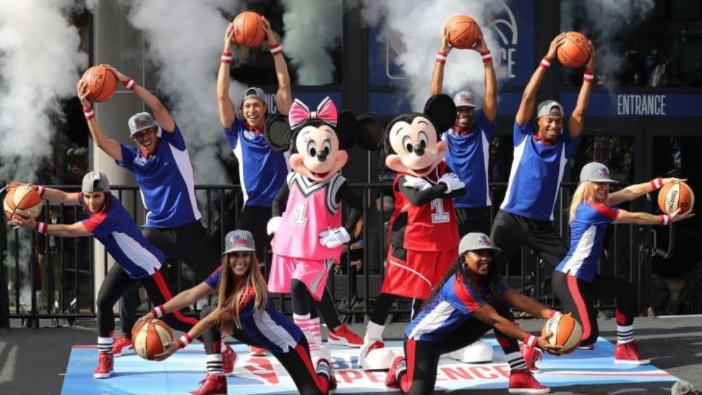 بسبب كورونا .. رابطة الدوري الأميركي لكرة السلة تدرس إقامة المباريات المتبقية في مجمع مدينة ملاهي "عالم ديزني" بولاية فلوريدا