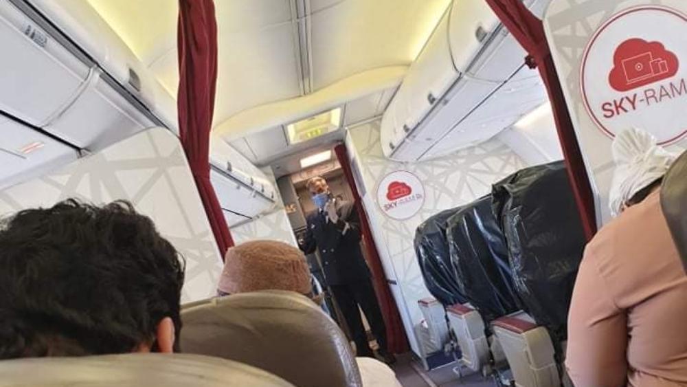 المغرب يبدأ إجلاء مواطنيه العالقين بالجزائر اليوم السبت من خلال 3 طائرات