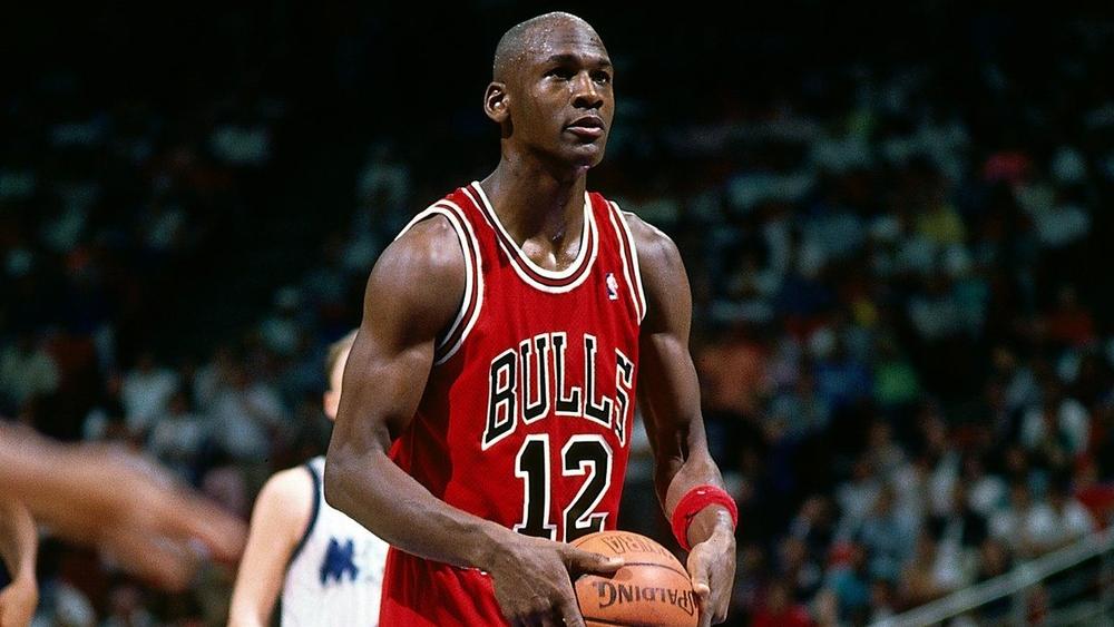 بيع تذكرة أول مباراة لجوردان في الـ"NBA" بحوالي 25 ألف دولار!