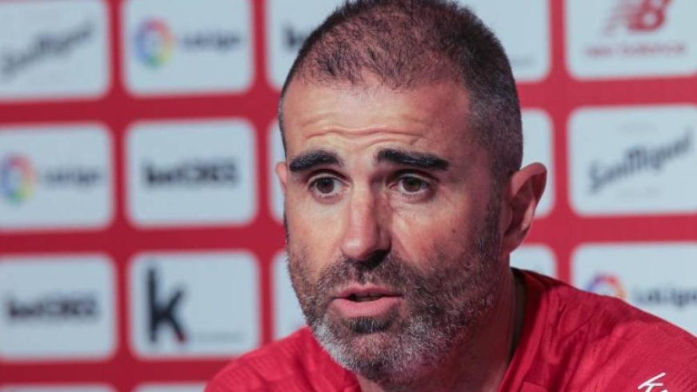 أتلتيك بيلباو يعلن عن تجديد عقد مدربه جاريتانو