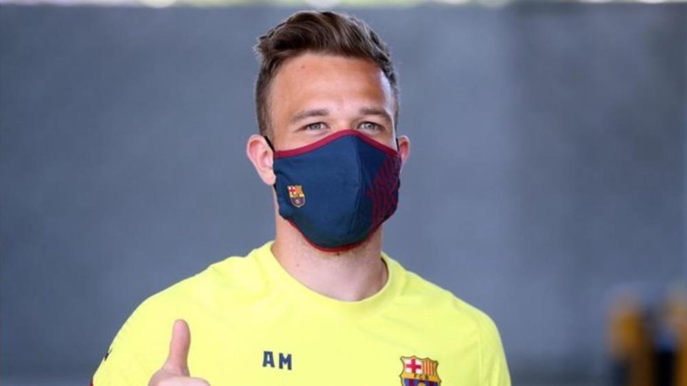 يوفنتوس لم يلق المنشفة بخصوص التعاقد مع نجم برشلونة آرثر ميلو