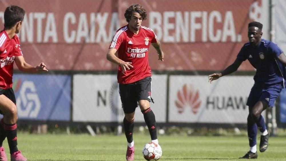 موهبة بنفيكا تياغو أراوخو: "تاعرابت هو أكثر من أدهشني من لاعبي الفريق الأول"