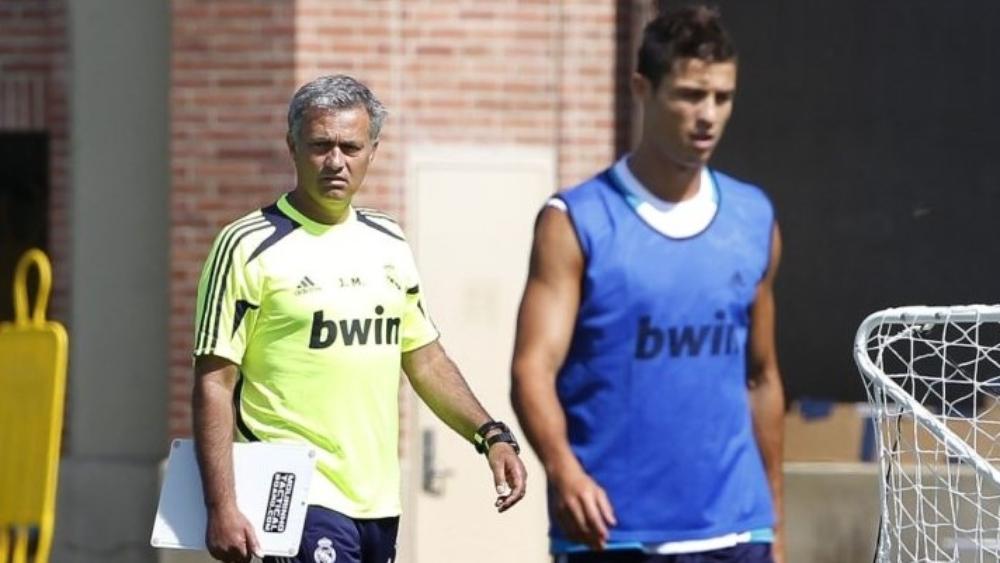 مودريتش: "رونالدو كاد يبكي بسبب مورينيو.. ولولا تدخل اللاعبين لوصلت الأمور بينهما إلى اشتباك عنيف"