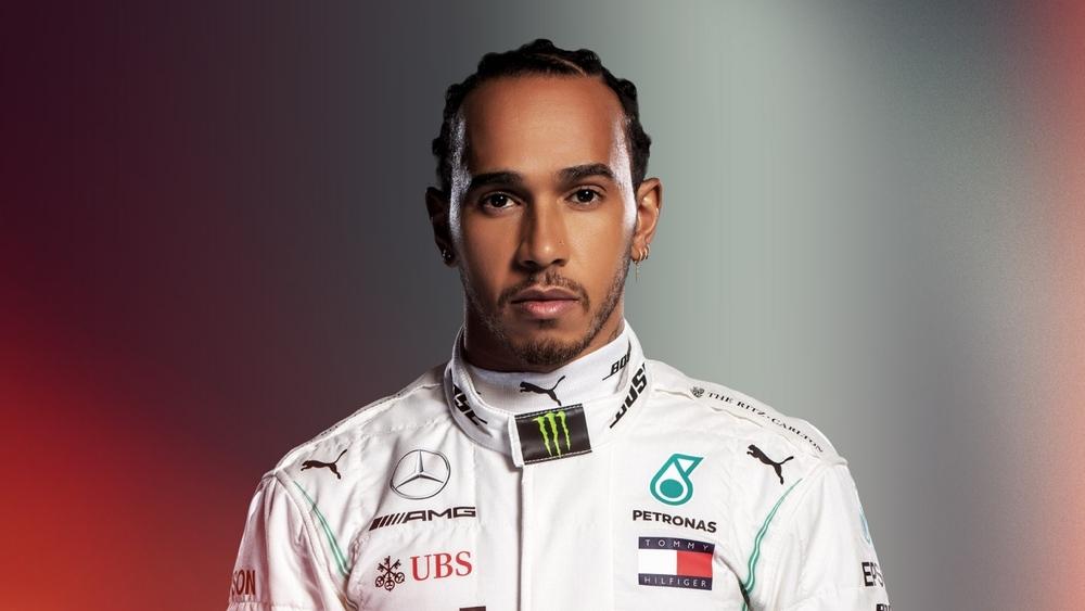 هاميلتون يطالب الحكومات بإزالة تماثيل "العنصريين"