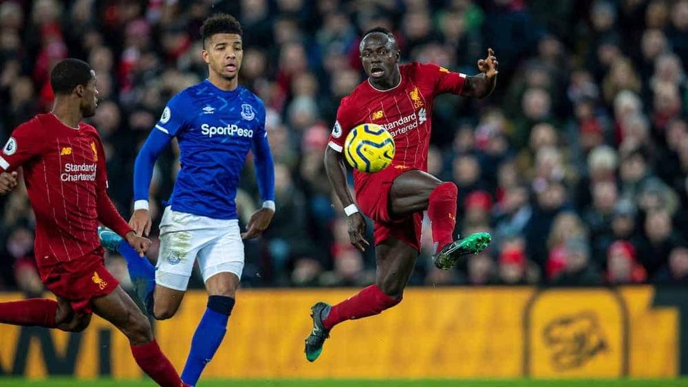 السماح بإقامة مباراة إيفرتون وليفربول على ملعب "غوديسون بارك"