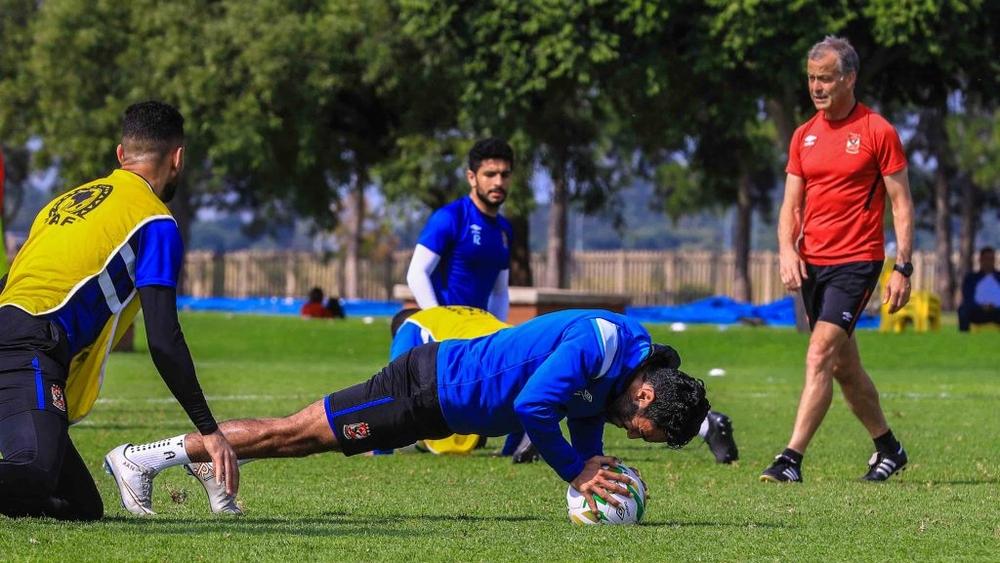 وزير الرياضة المصري يعلن إعادة فتح الأندية ومراكز الشباب لتعقيم الملاعب في 15 يونيو الجاري تمهيدا لعودة التمارين في فاتح يوليوز