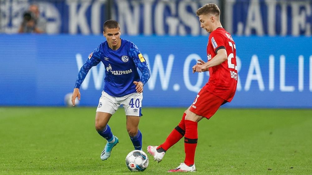 النيران الصديقة تقود شالكه لرقم قياسي سلبي في الـ"بوندسليغا"