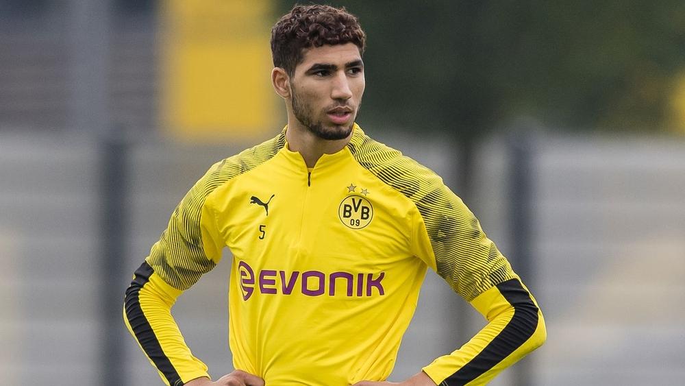 سبورت | غوارديولا يفاضل بين حكيمي وسيميدو لتدعيم الجبهة اليمنى لمانشستر سيتي