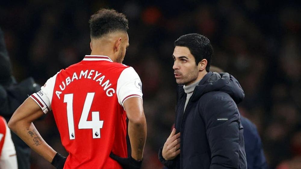 بعد تصريحات أوباميونغ .. آرتيتا يُعبر عن رأيه أمام إدارة آرسنال