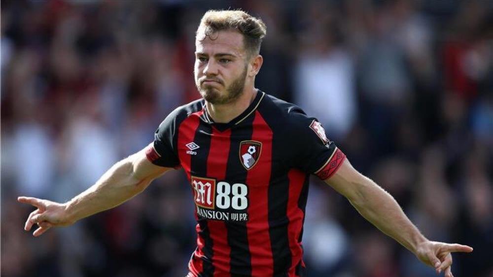 نجم بورنموث الأول يتخلى عن فريقه ويرفض مواصلة موسم الدوري الإنجليزي