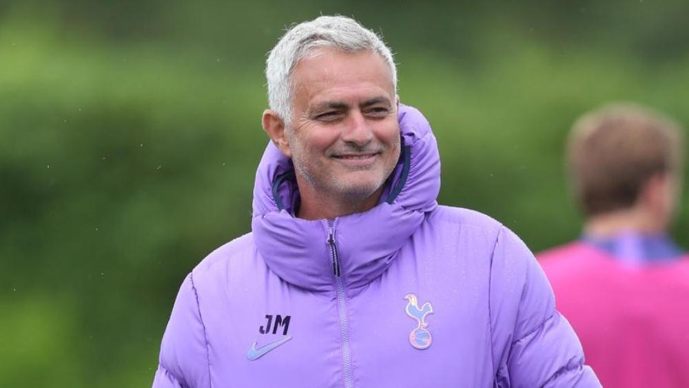 مورينيو: "لا نستطيع منافسة بعض الأندية في سوق الانتقالات"