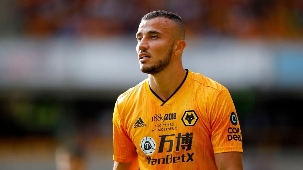 رومان سايس: "اختيار الابتعاد عن منصات التواصل الاجتماعي اتخذته منذ سنوات .. أحب الهدوء في حياتي وحماية أسرتي"