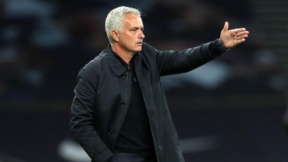 مورينيو يهاجم محللاً تلفزيونياً بسبب هاري كين