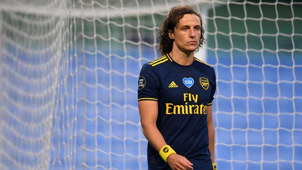 العالم يسخر من آرسنال بعد تجديد عقد ديفيد لويز