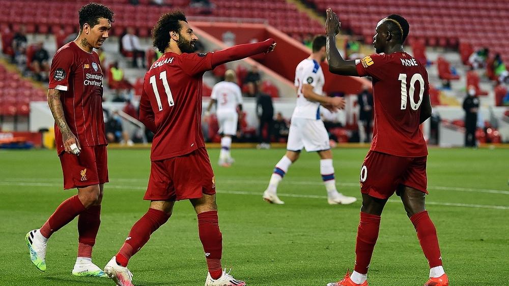 ليفربول يفوز وبات على بعد نقطتين من التتويج بالدوري الإنجليزي