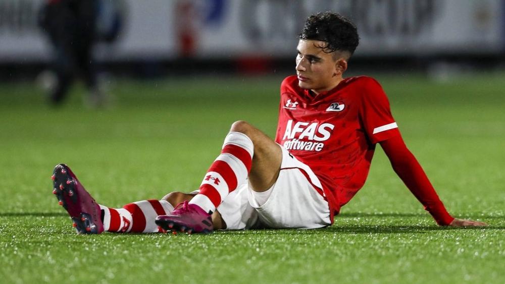 الجامعة تستهدف موهبة ألكمار وتربط اتصالاتها بمحيطه