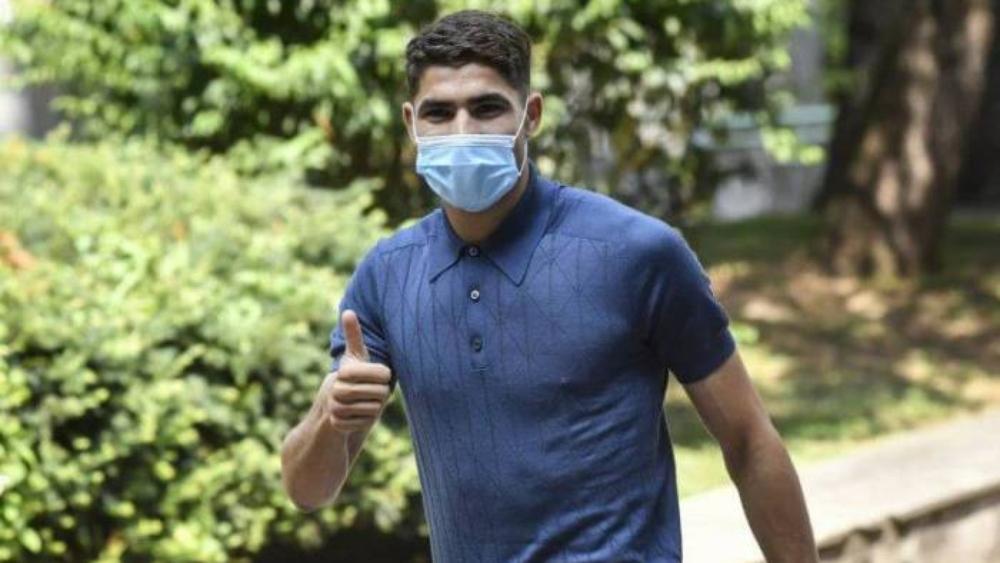 أشرف حكيمي يُدهش الإنتر بلياقته العالية وقوته البدنية عند خضوعه للفحص الطبي