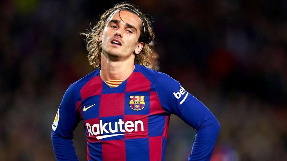 ممثلو غريزمان يُطالبون باجتماع "عاجل" مع إدارة برشلونة