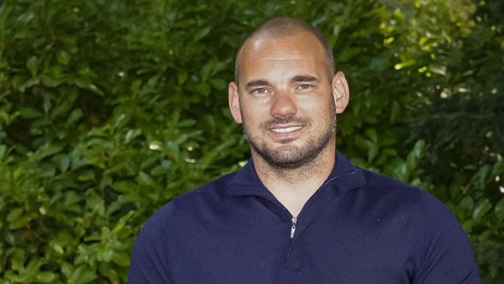 على خطى روبن.. شنايدر يفكر في التراجع عن الاعتزال