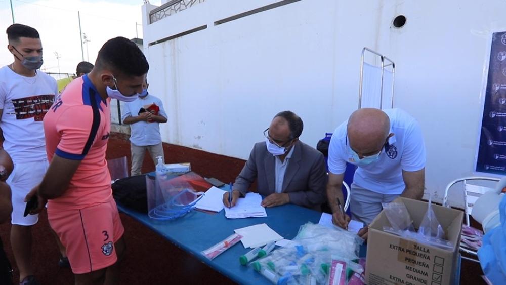 في ظَرف أقل مِن أسبوعين..اتحاد طنجة يُخضع لاعبيه مِن جديد لاختبار الكشف عن "كورونا"