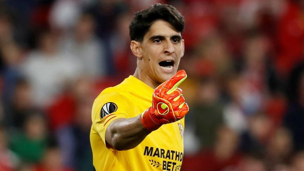 إصابة فاسليك تنقذ بونو من جحيم دكة "الإحتياط" وتضرب له موعدا مع رسمية "مرتقبة"