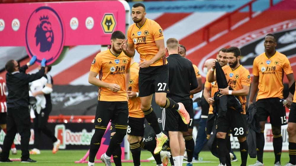 بثلاثية في شباك إيفرتون.. أمل دوري أبطال أوروبا يعود لذئاب "سايس"