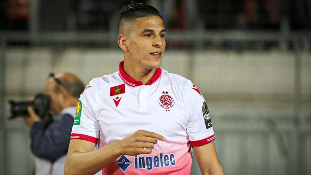 أنصار الجيش الملكي يتبرأون من ارتباط ناديهم بالناهيري .. ويردِّدون: "أنباء هدفها الترويج فقط لإسم اللاعب"