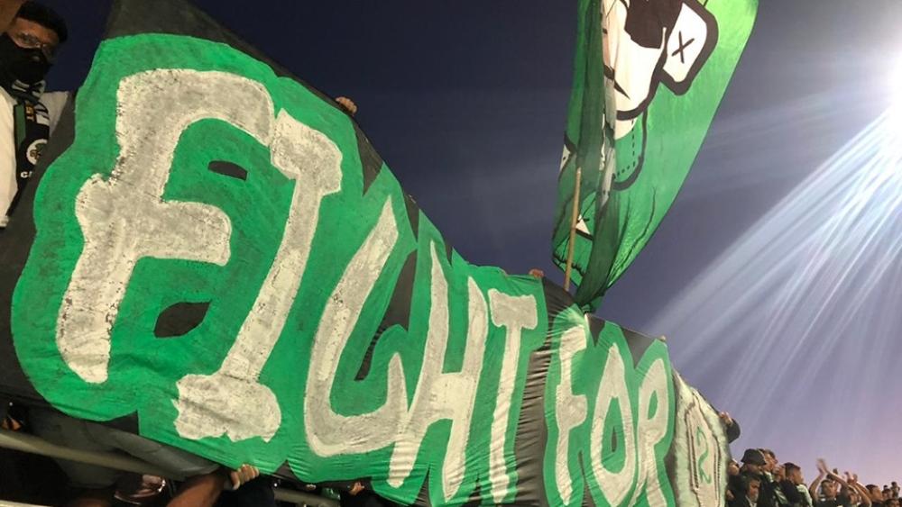 "غضب جديدي" بعد قرار إعادة برمجة مباراة الرجاء و الجماهير تحمل إدارة النادي مسؤولية "خسارة الملف"!