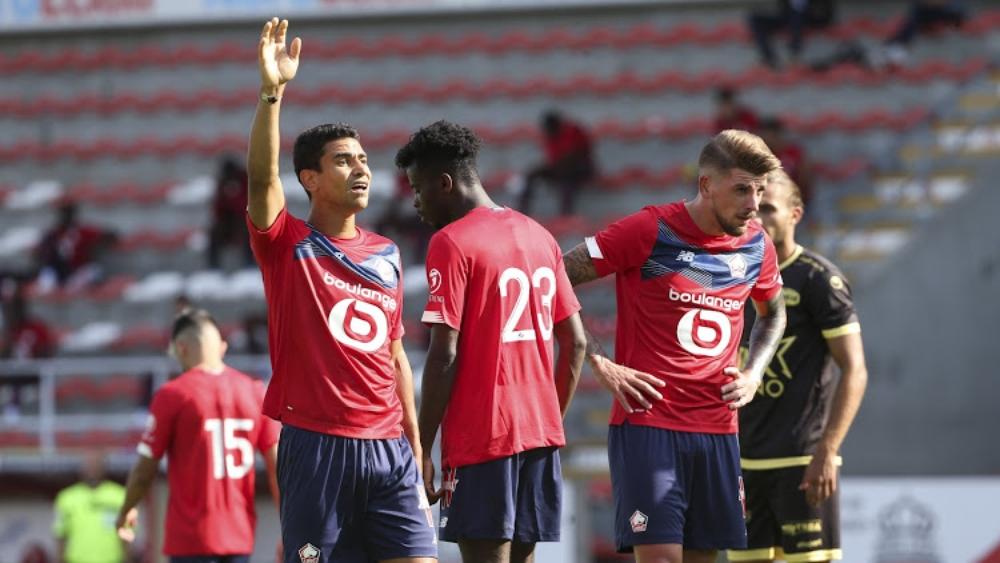 ليل الفرنسي يعلن إصابة 3 من لاعبيه بفيروس كورونا