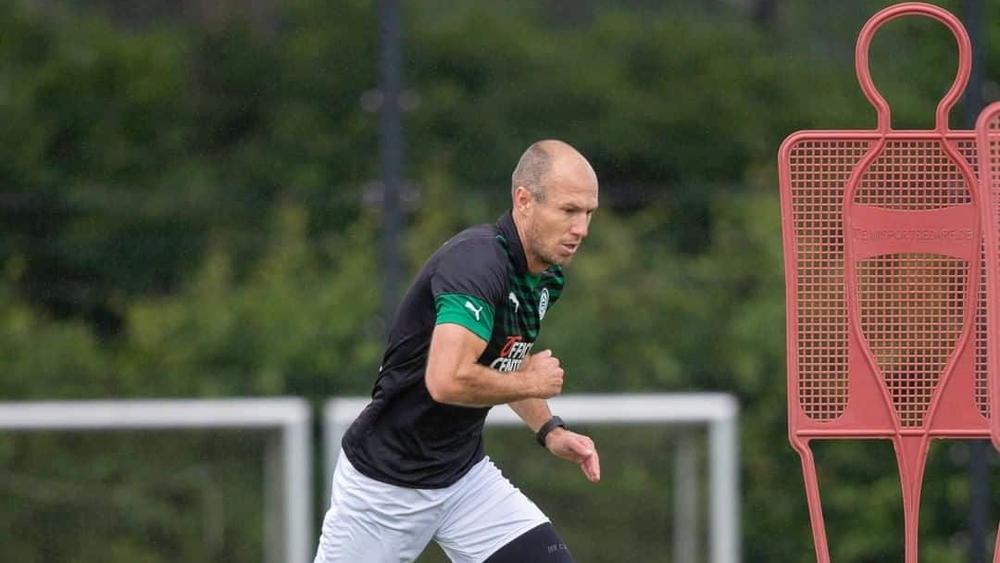 روبن يغيب عن أول مران لغرونينغن بـ"توصيات" من الطاقم الطبي للنادي