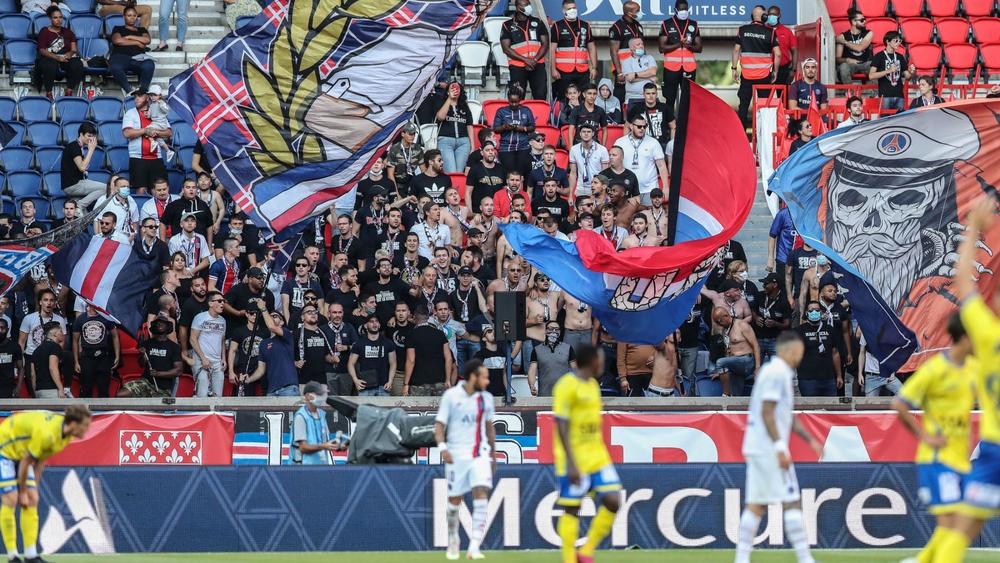 بعد أحداث مباراة باريس سان جيرمان .. فرنسا تهدد بالتراجع وإقامة المباريات بدون جمهور