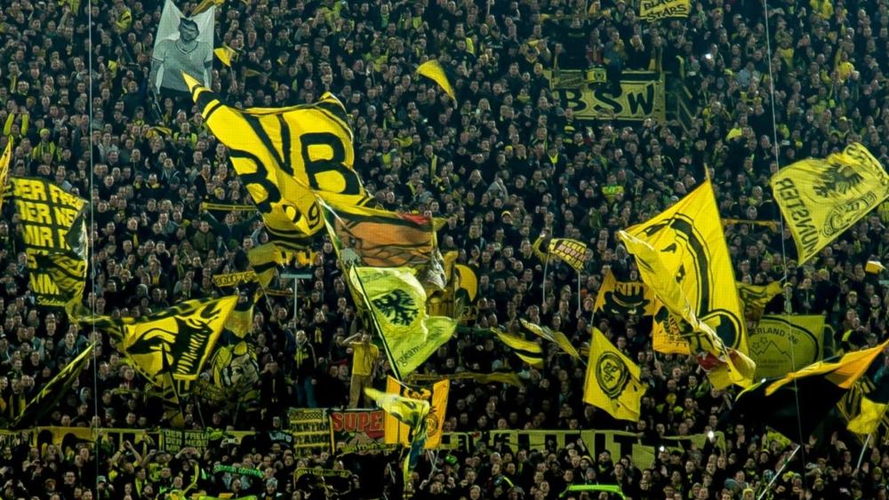 وزير الداخلية الألماني: "عودة الجماهير واردة في الخريف"