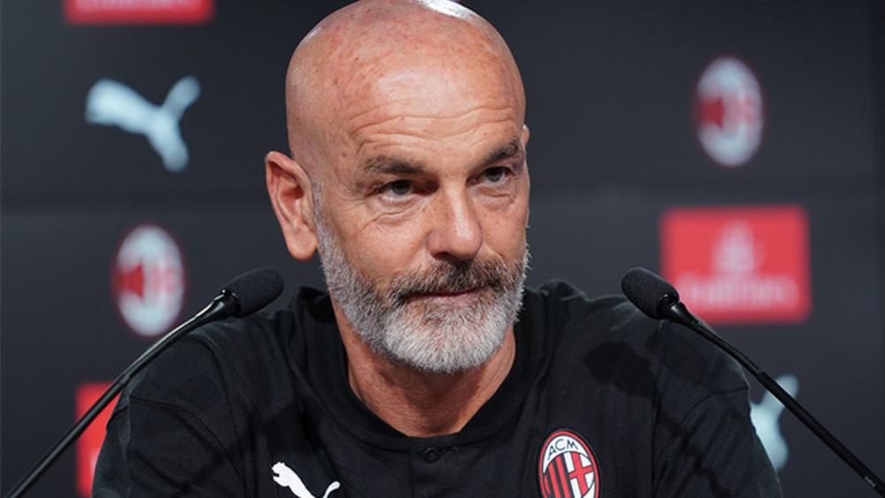 رسميًا | ميلان يتراجع عن اتفاقه مع رانجنيك ويُجدد عقد بيولي