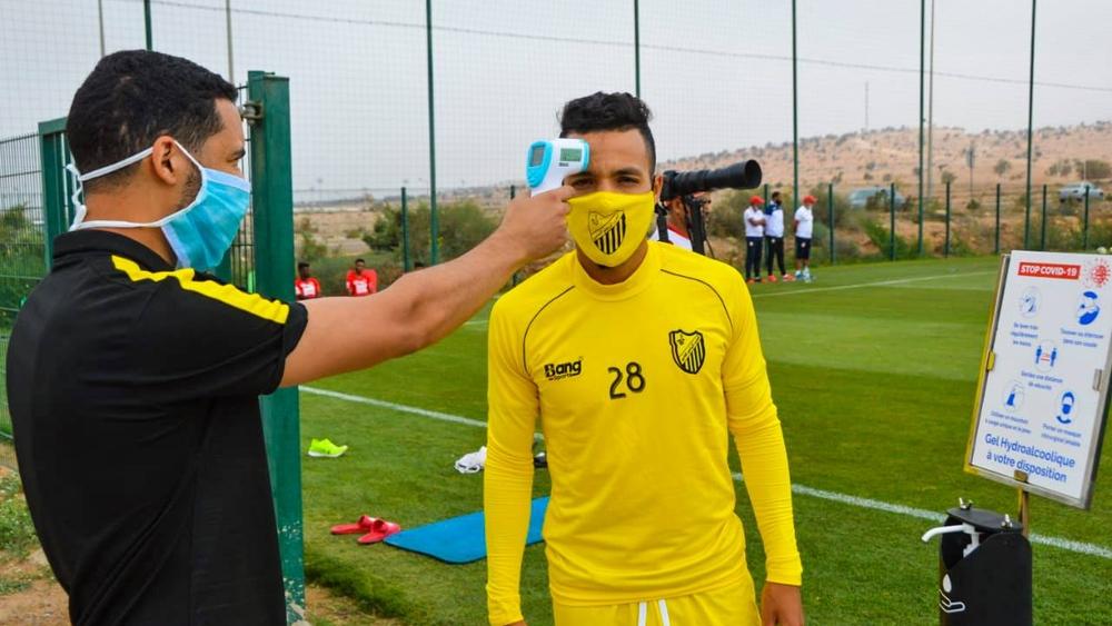 تأجيل مبارتيْ "الماص" و"الكاك" بـ3 أيام فقط رغم الحالات المُسجّلة .. قرارٌ يطرح علامات الاستفهام والاستغراب من مُتابعين!