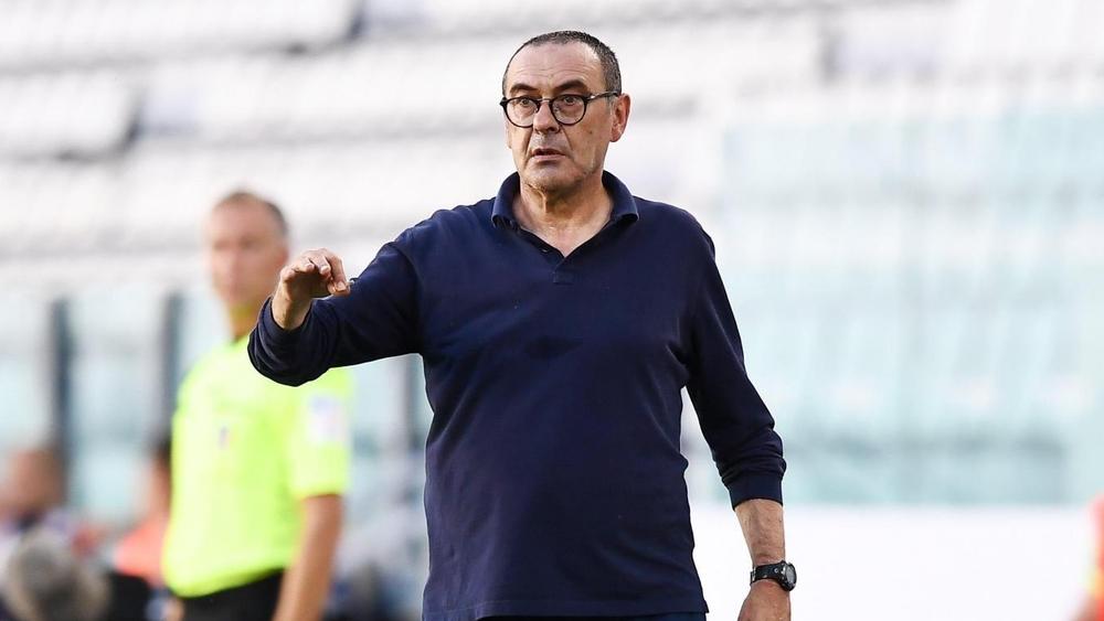 بعد 30 عاما من الانتظار.. ساري يُحرز لقب الدوري للمرة الأولى في مسيرته!