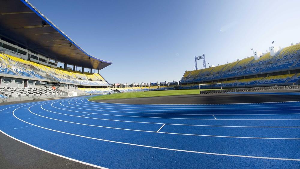 تحويل فضاء تابع لملعب "طنجة الكبير" إلى نقطة تجميع المصابين بكورونا قبل نقلهم لمراكز الإستشفاء!