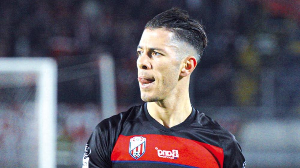 "عقوبة مالية" لأيوب لكحل بعد واقعة "شتمه لأحد اللاعبين" و الإدارة التطوانية تسمح بعودته إلى التداريب