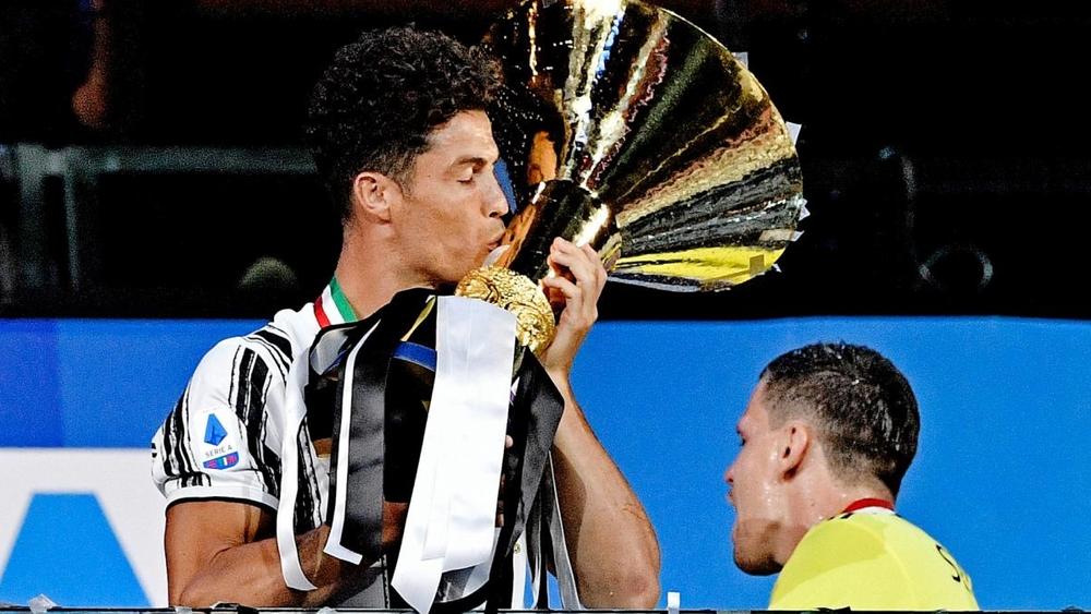 كريستيانو رونالدو كان على أعتاب الانتقال لباريس سان جيرمان