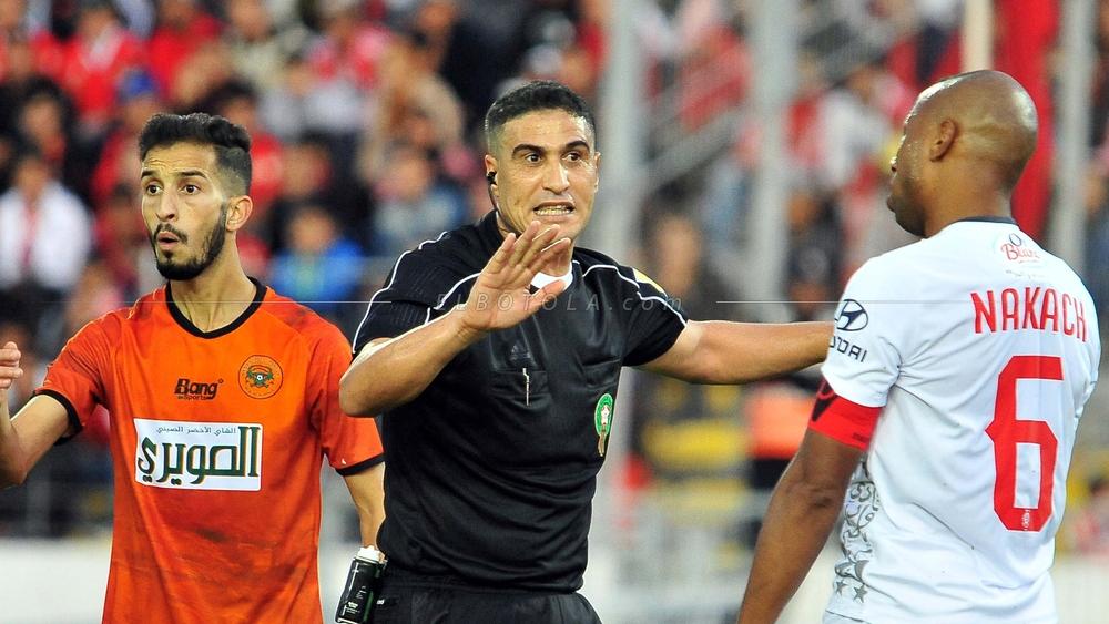 الموجه لـ"البطولة": "صراع حاد بين أعضاء اللجنة المركزية للتحكيم حول حكم لقاء ن.بركان والوداد"