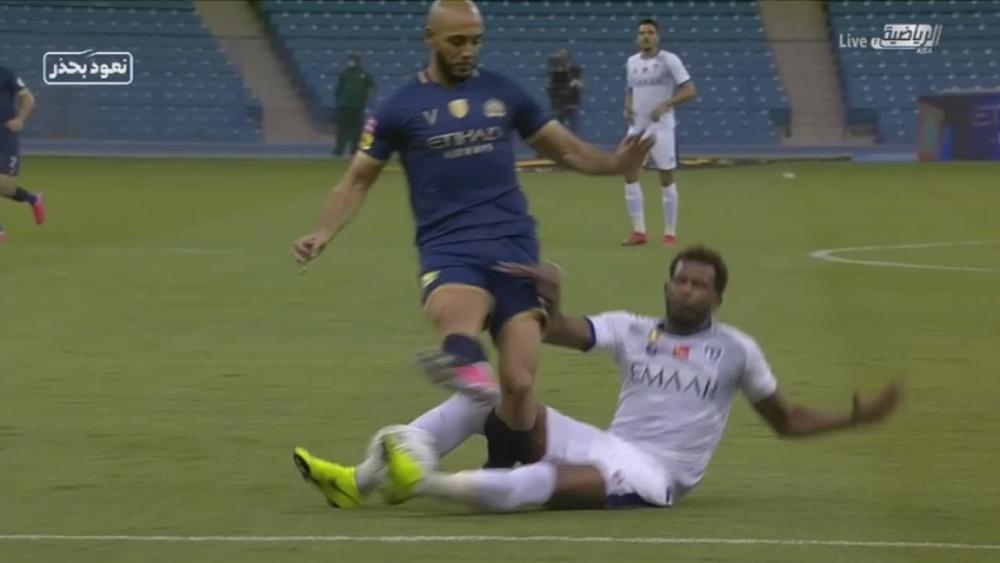 بالفيديو | أمرابط يتعرض لتدخل "قوي" يثير "الخوف" في نفوس جماهير النصر