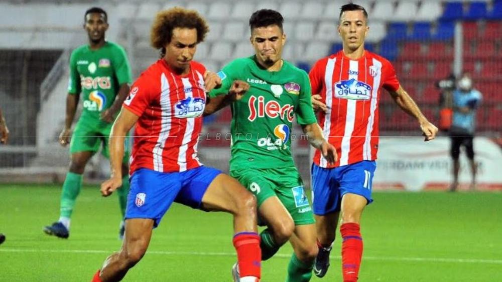 الرجاء يفشل في "اقتناص" الصدارة بعد تعادله سلبيا مع المغرب التطواني