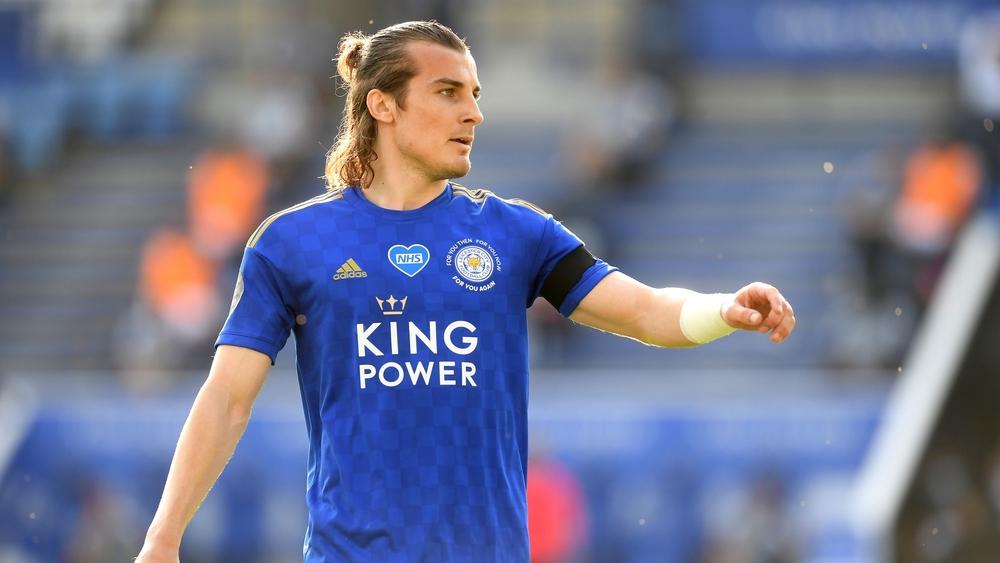 برشلونة يريد التعاقد مع مدافع من ليستر سيتي